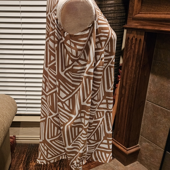 Chico’s Abstract Print Cold Shoulder Top Size 1 (M/8) - Picture 3 of 6